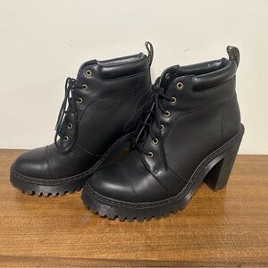 Dr Martens AVERIL LEATHER HEELED ANKLE BOOTS